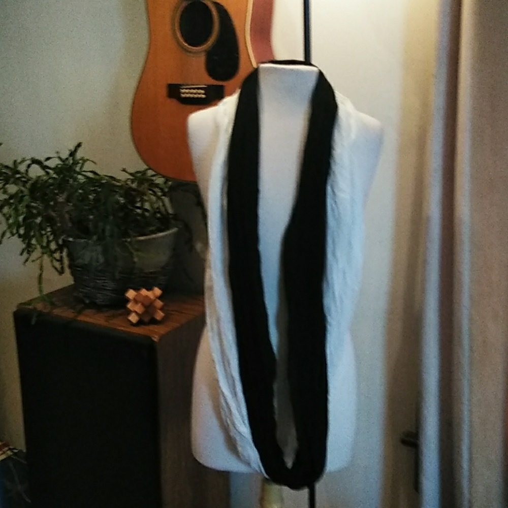 Infinity scarf - Picture 2 of 2